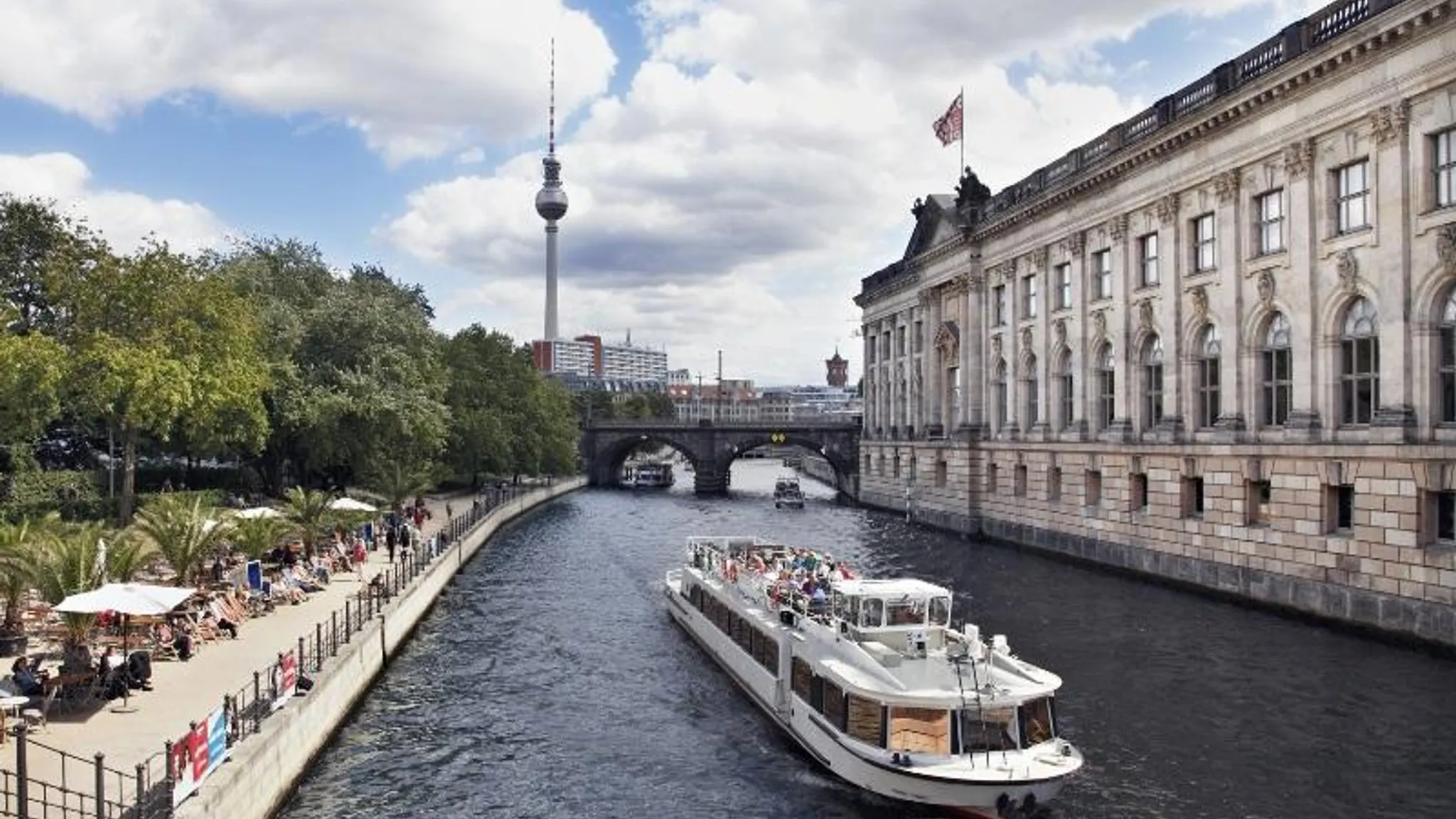 Fotolia_Berlin Spree Schiff