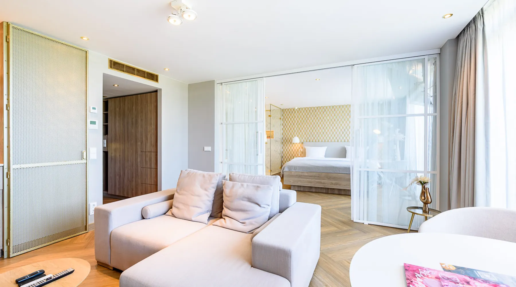 JuniorSuite Topaz
