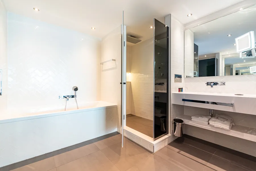 bathroom suite orange