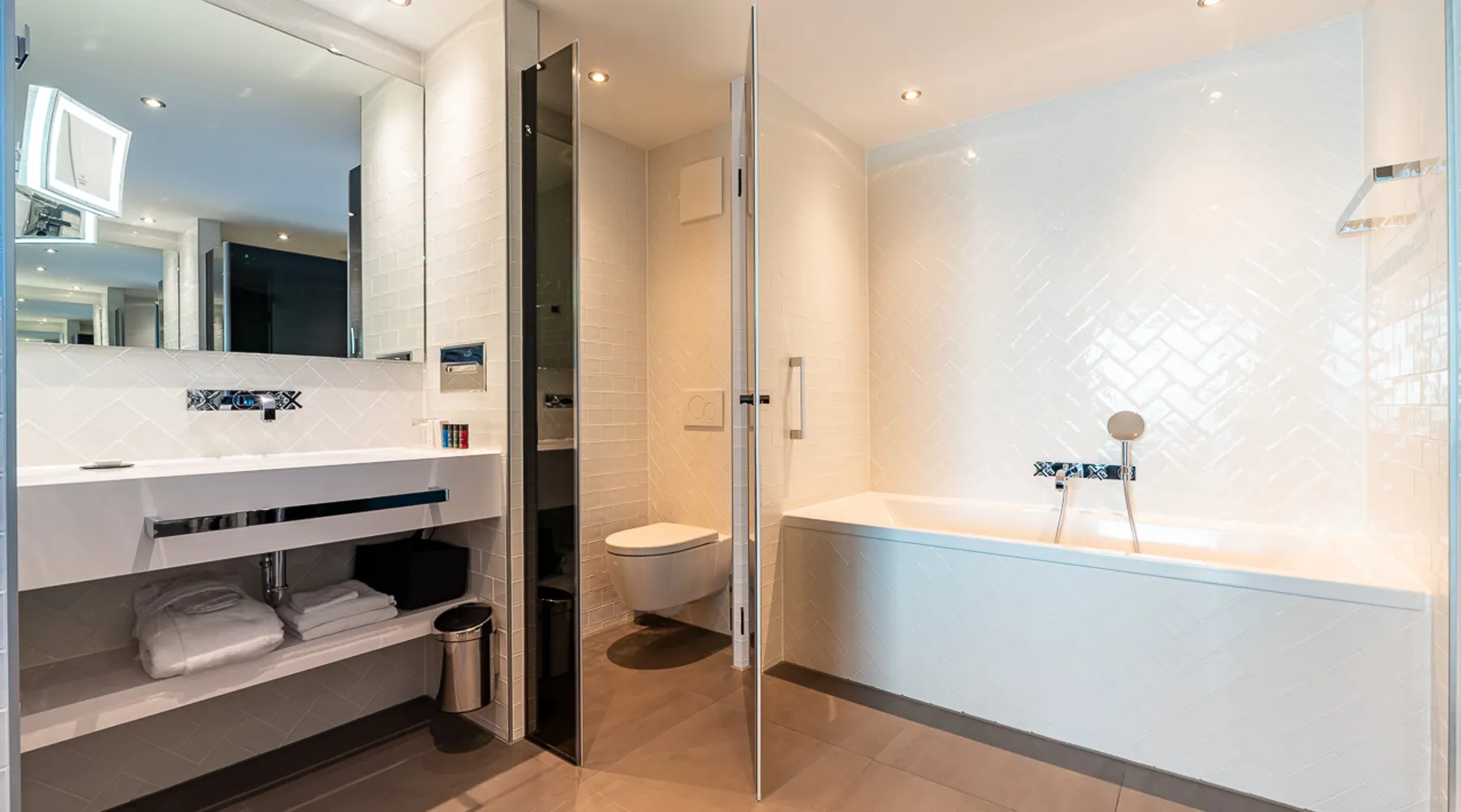 suite orange badkamer