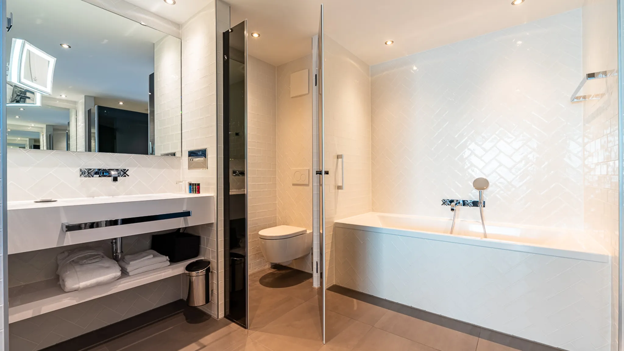 suite orange badkamer