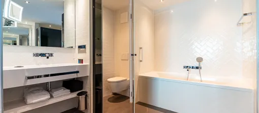 suite orange badkamer