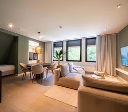 Green Emerald Suite