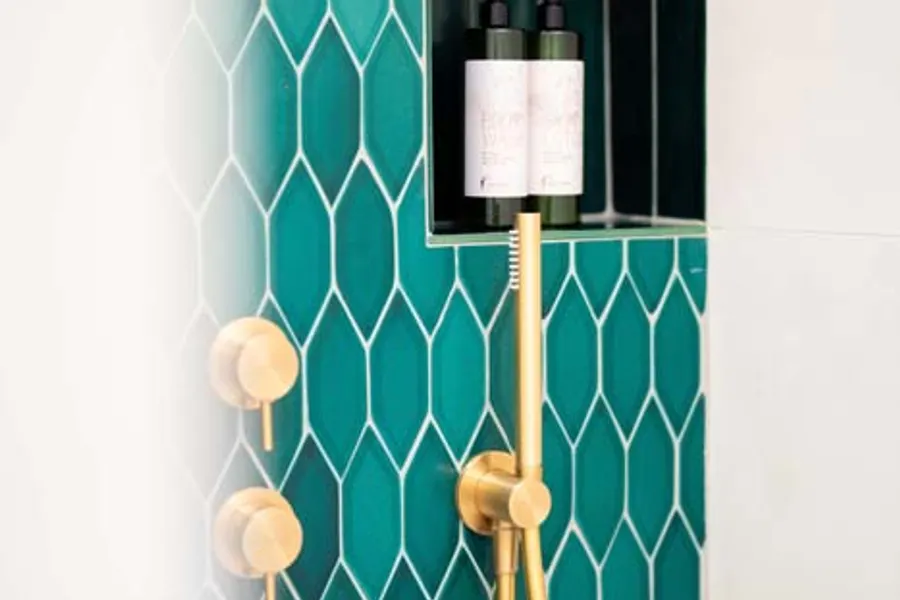 Green Emerald Suite