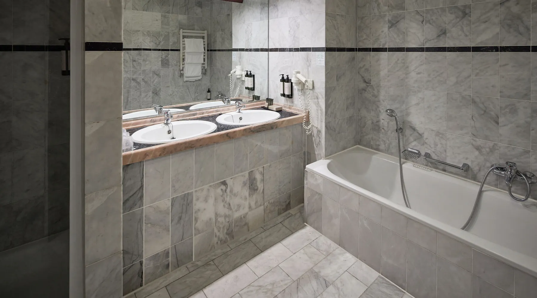 Bathroom Comfort triple room