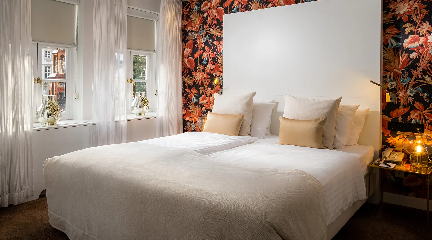 Easter room