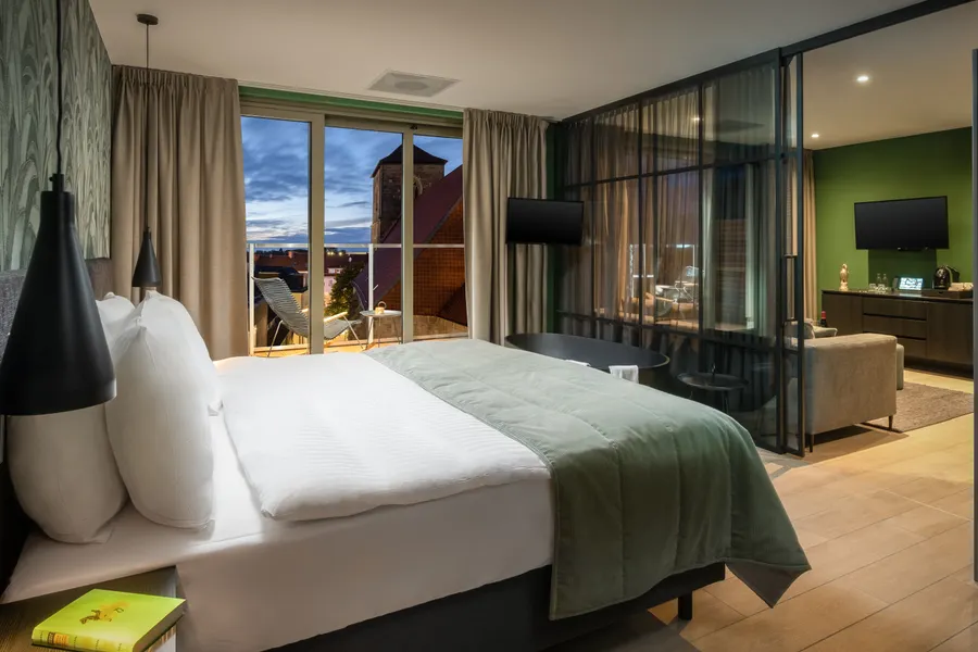 Suite green
