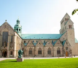 Dom