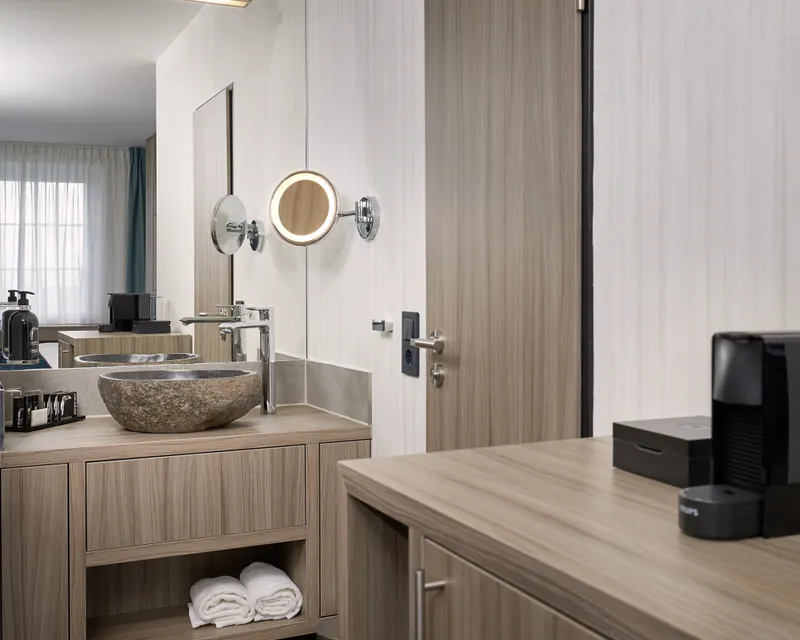 Superior room bathroom