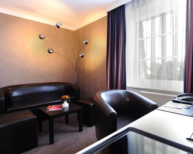 Junior suite living area