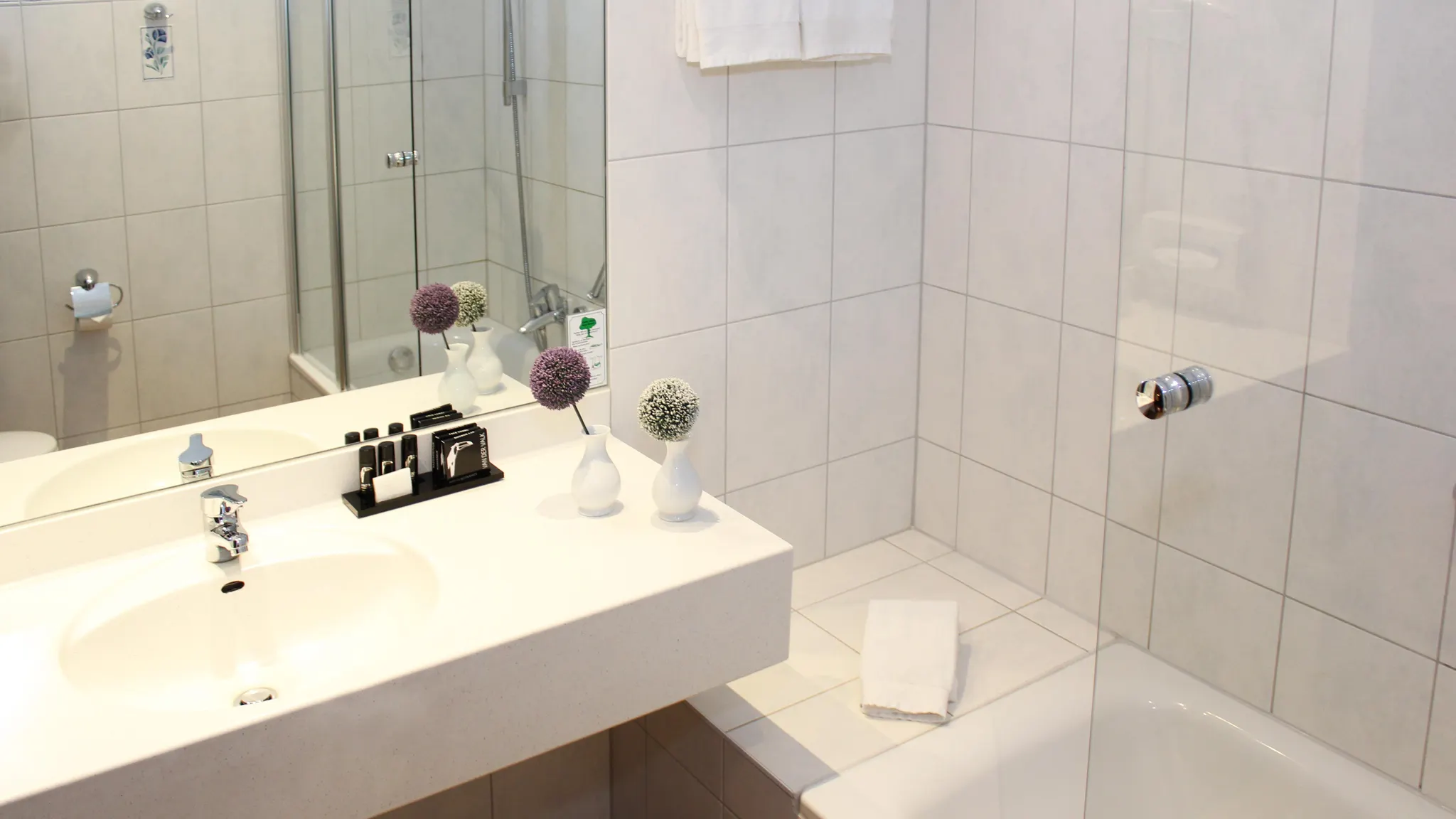 Hotelzimmer_Bad_2017_retusche_IMG_0011