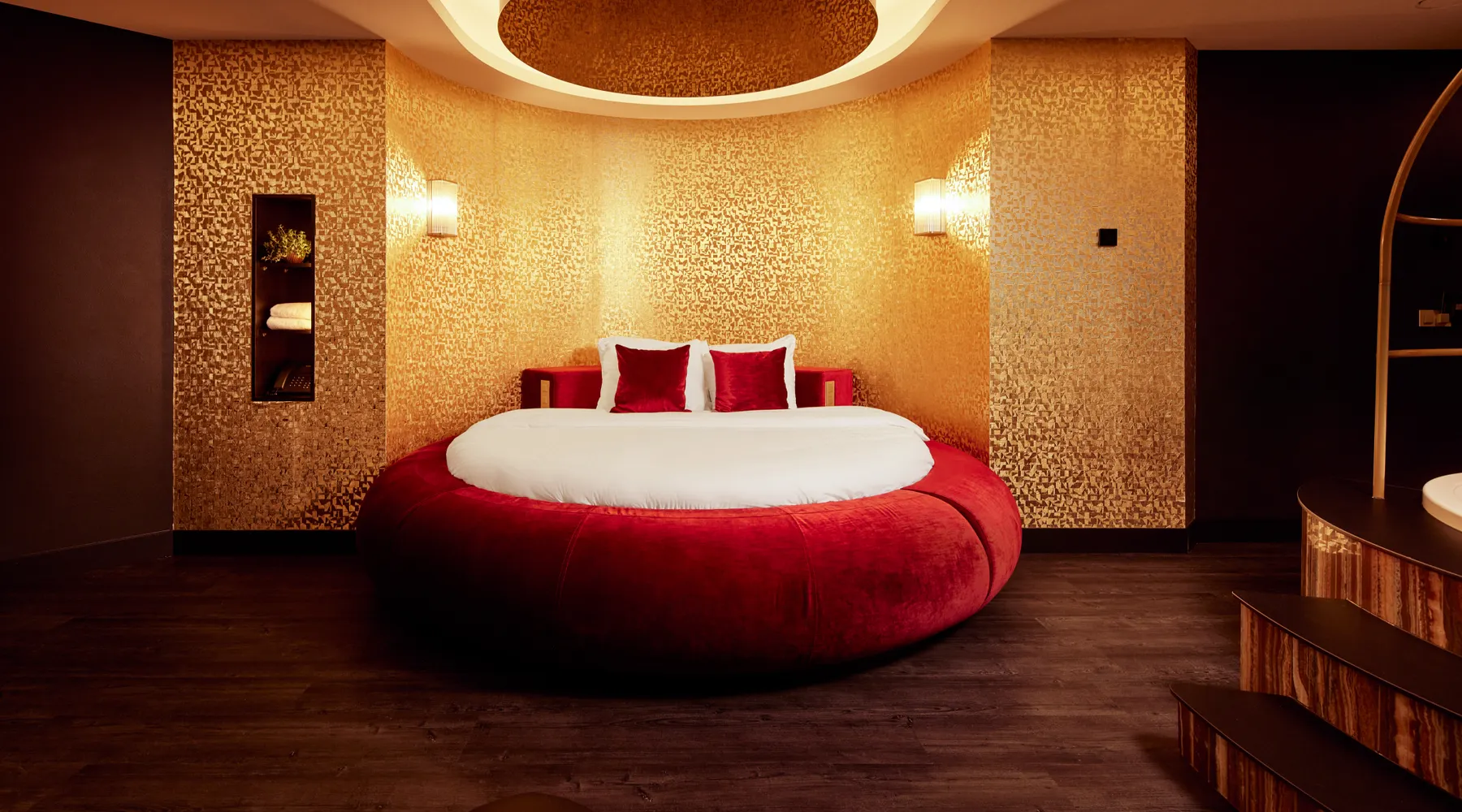 moulin rouge bed