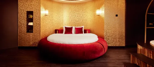 moulin rouge bed