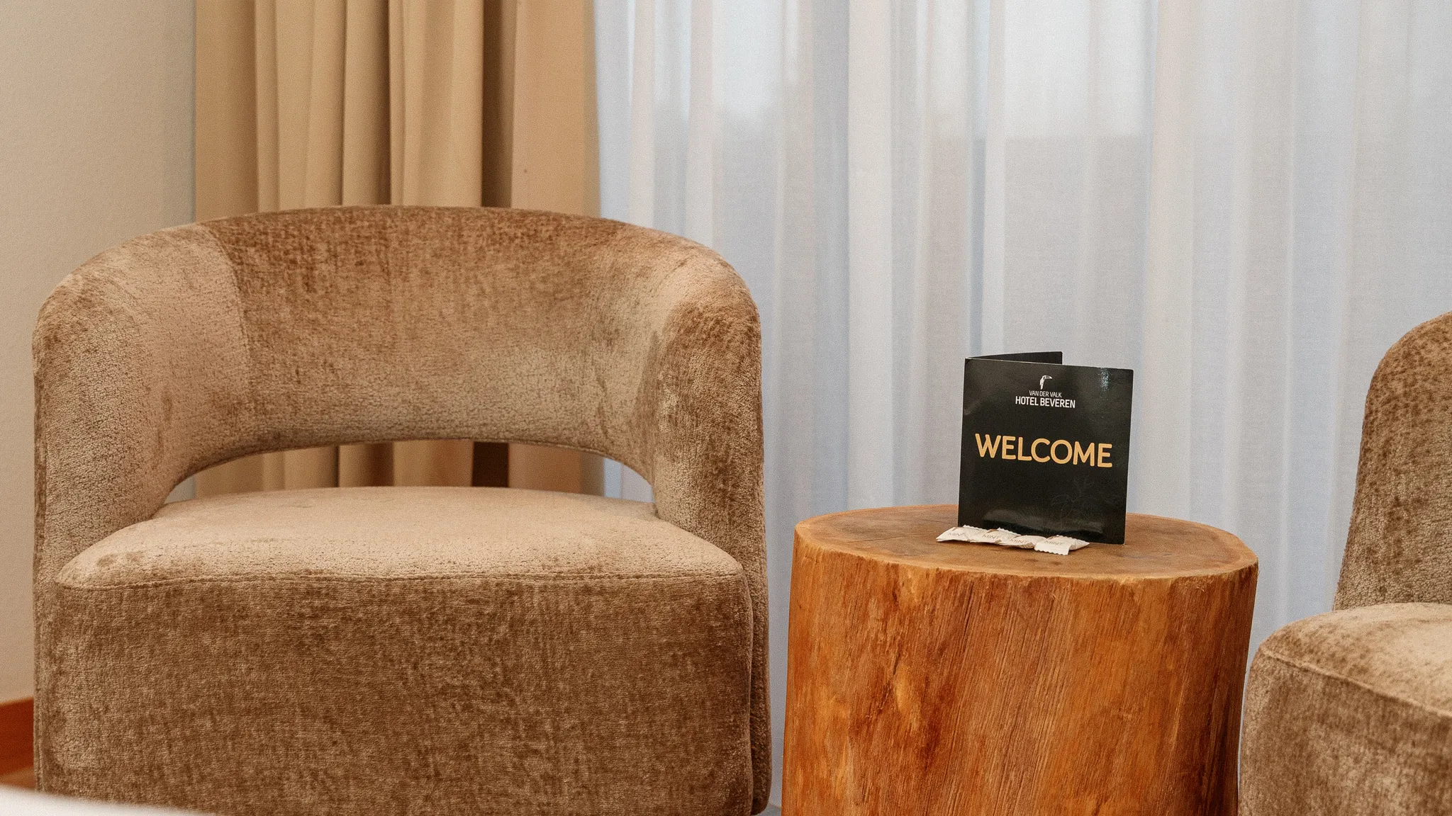 Comfort room - new furniture 3
