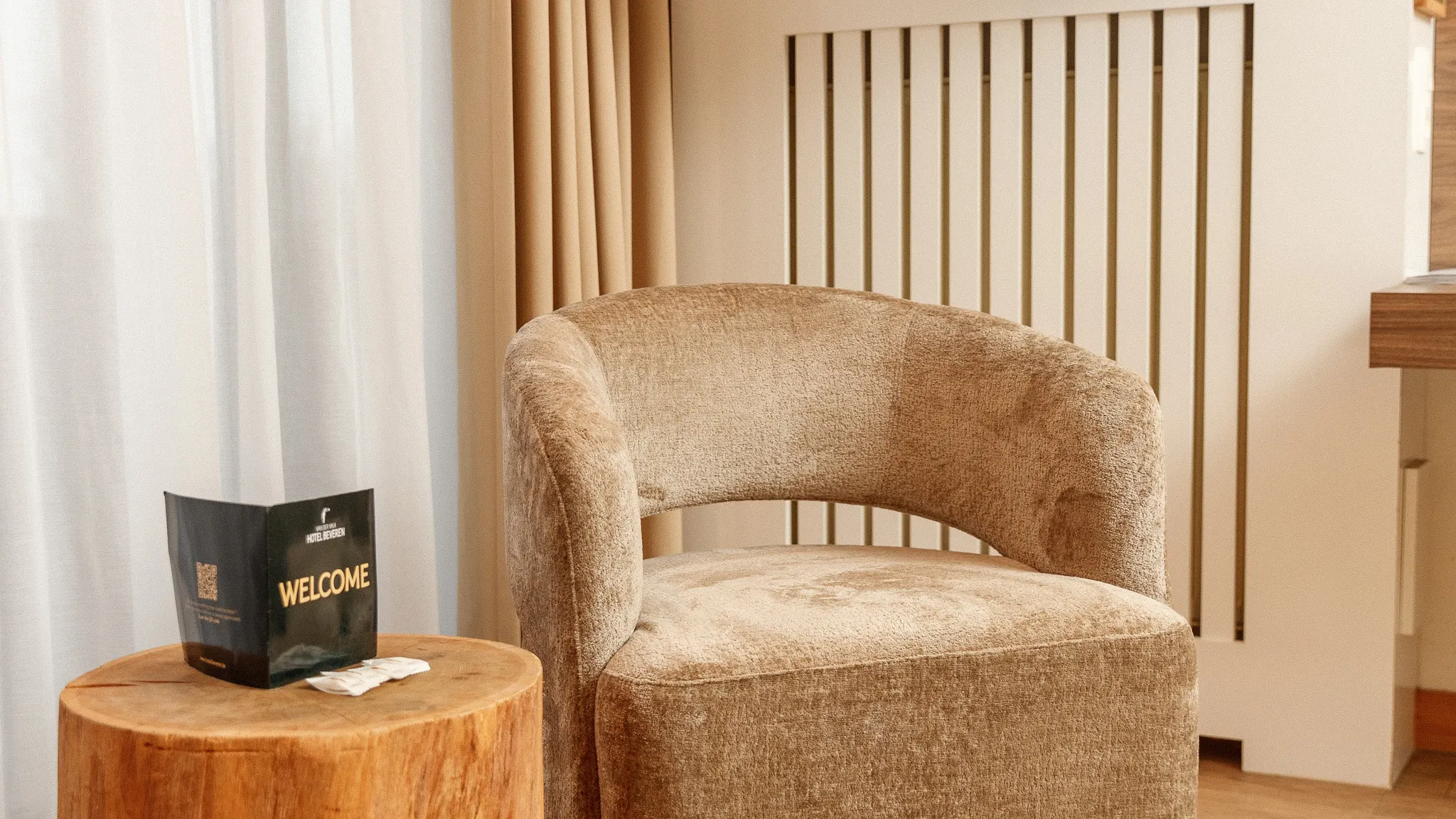 Comfort room - new furniture 4