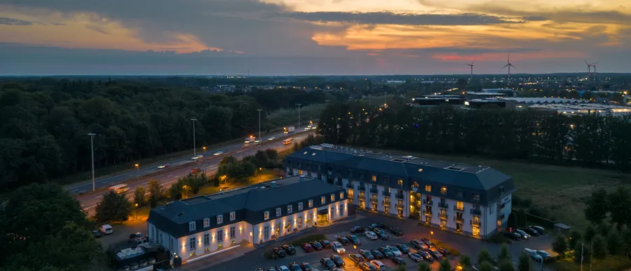 luchtfoto Hotel Van der Valk Brugge Oostka