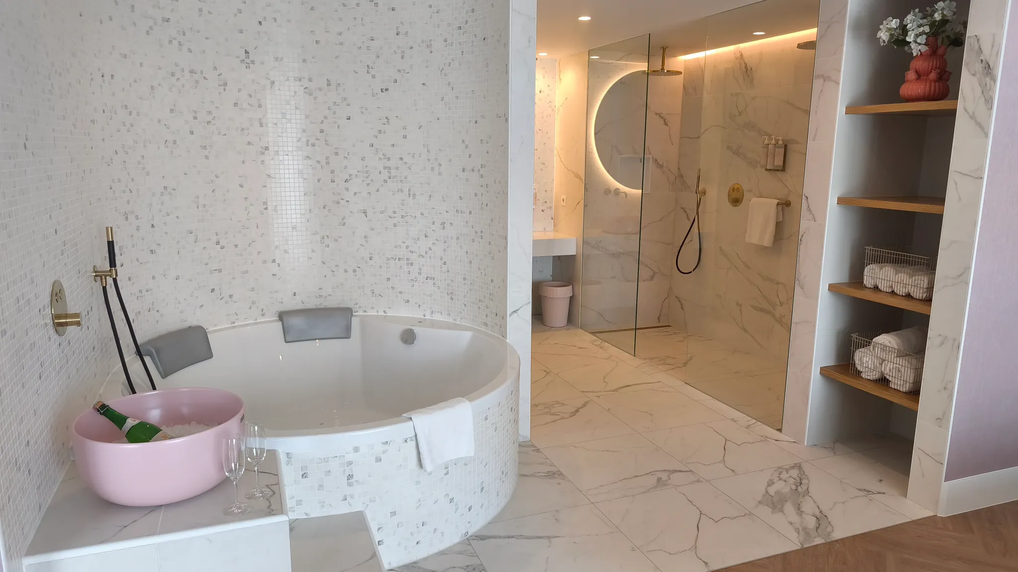 salle de bain pour la suite nuptiale