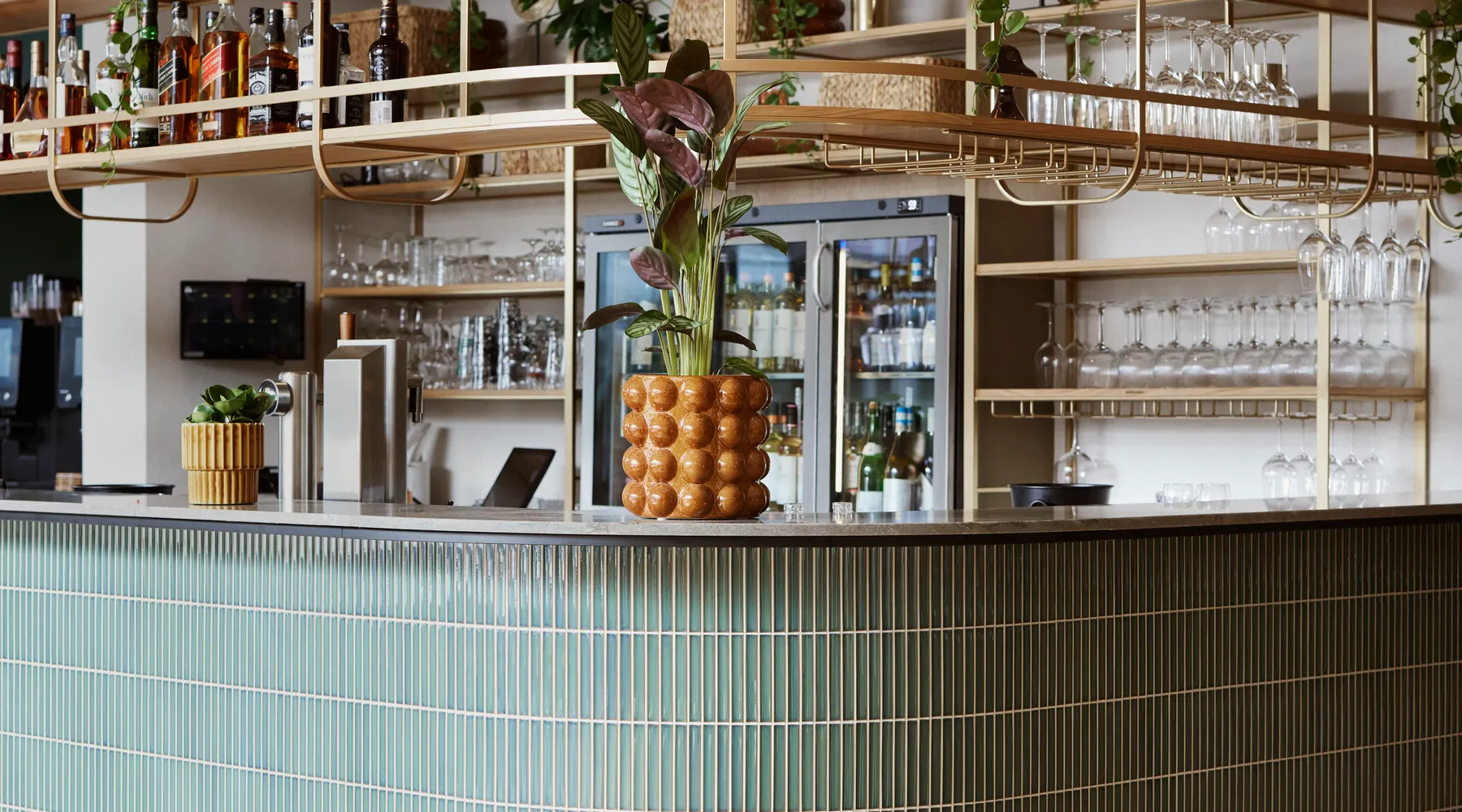 bar_in_hotel