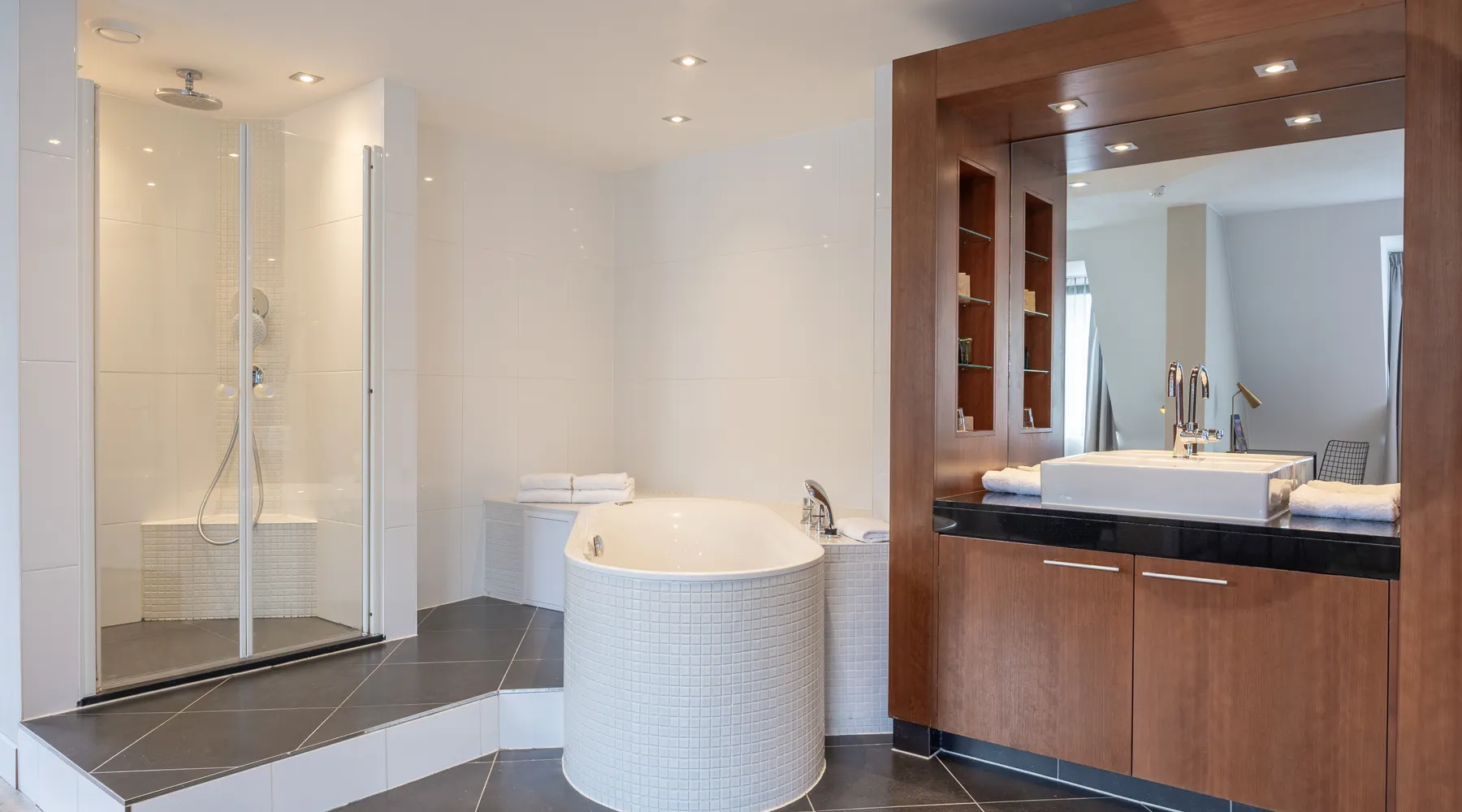 Junior Suite 4