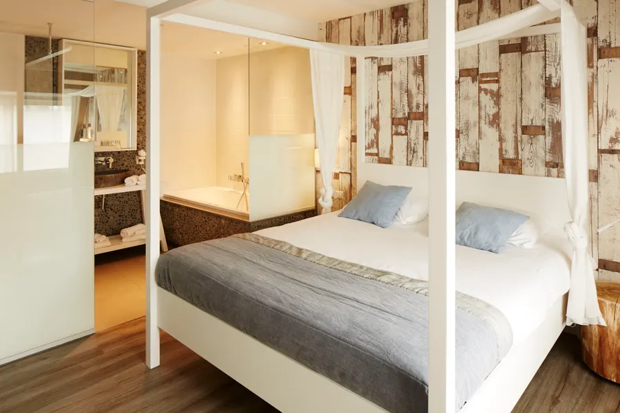 Hemelbed beach suite