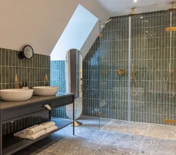 luxury barhroom suite