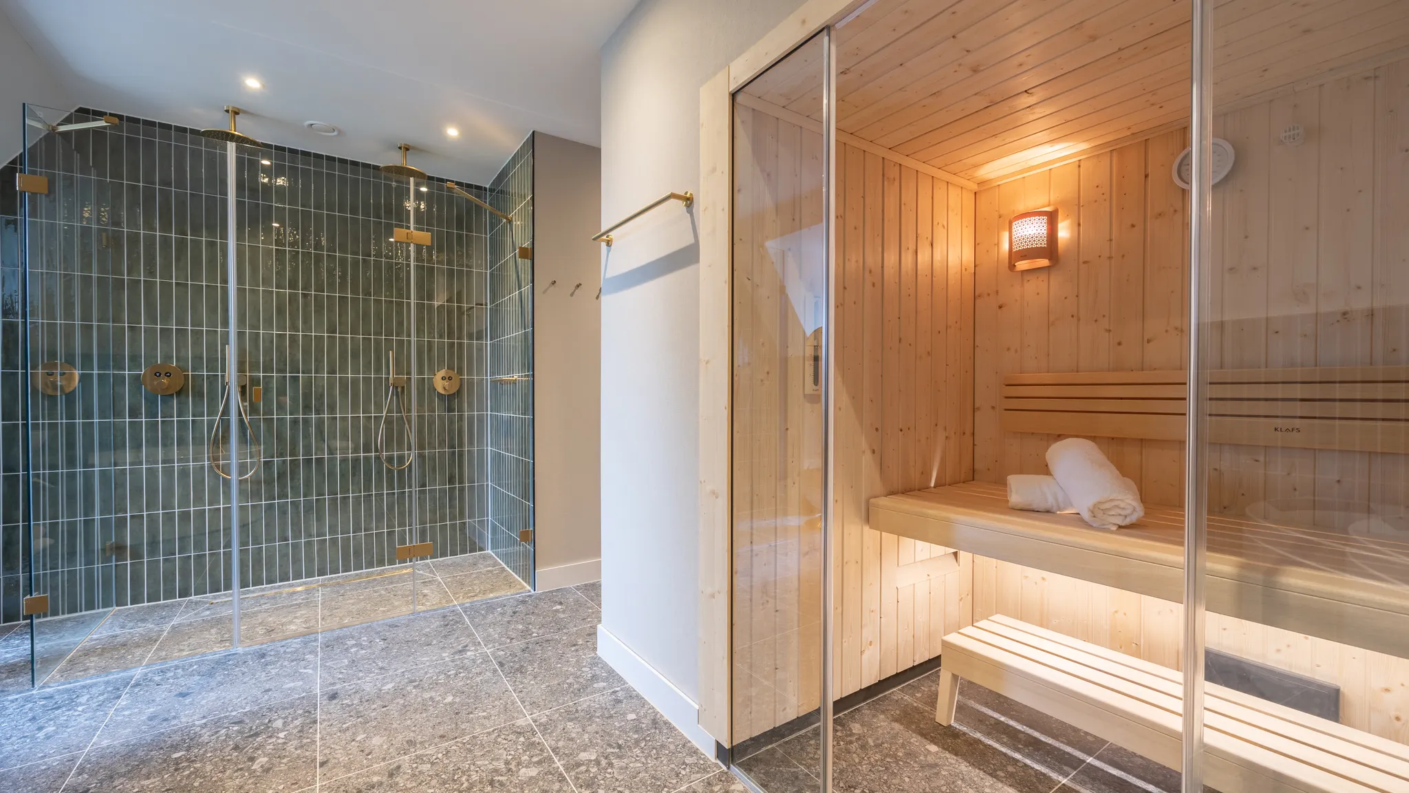 Suite with sauna
