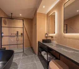 luxe badkamer suite
