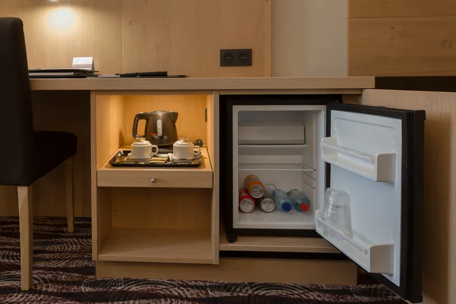 Minibar gratuit avec boissons soft dans la chambre supérieure avec lits jumeaux à Nivelles