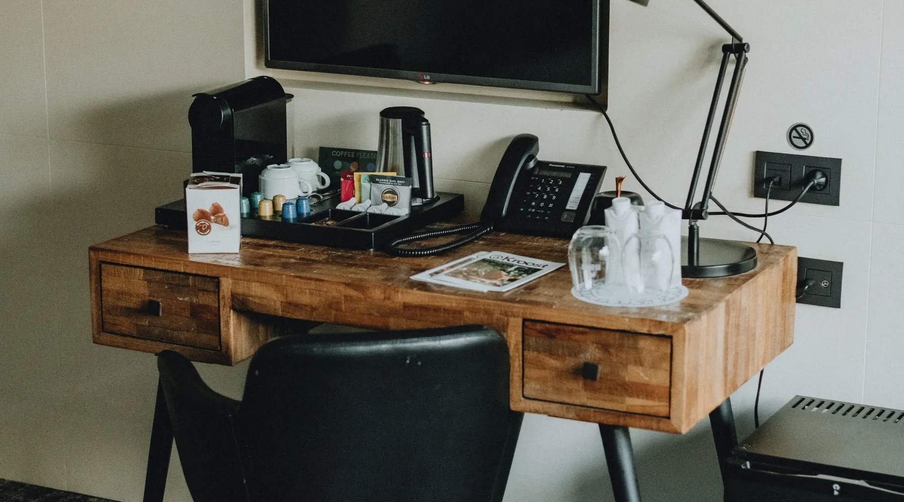 Desk, Mini Bar, Coffee, Tea, television