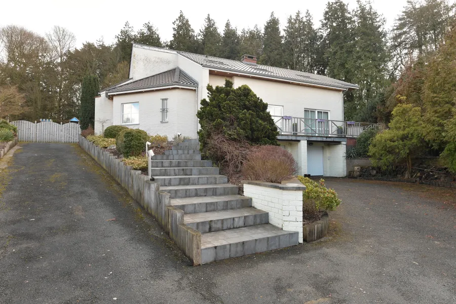 Outside view of the villa 2