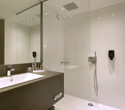 Chambre supérieure - douche