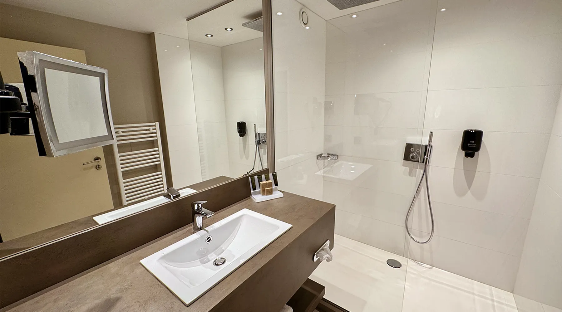 Chambre double douche evier