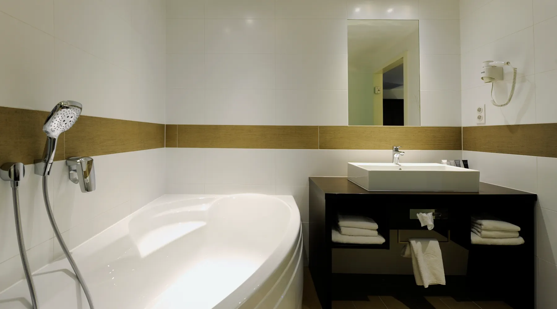 Familia+