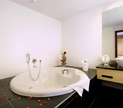 jacuzzi