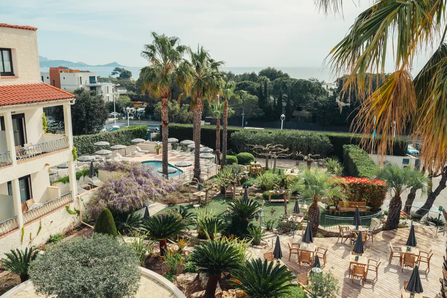 3 pers room garden view balcony