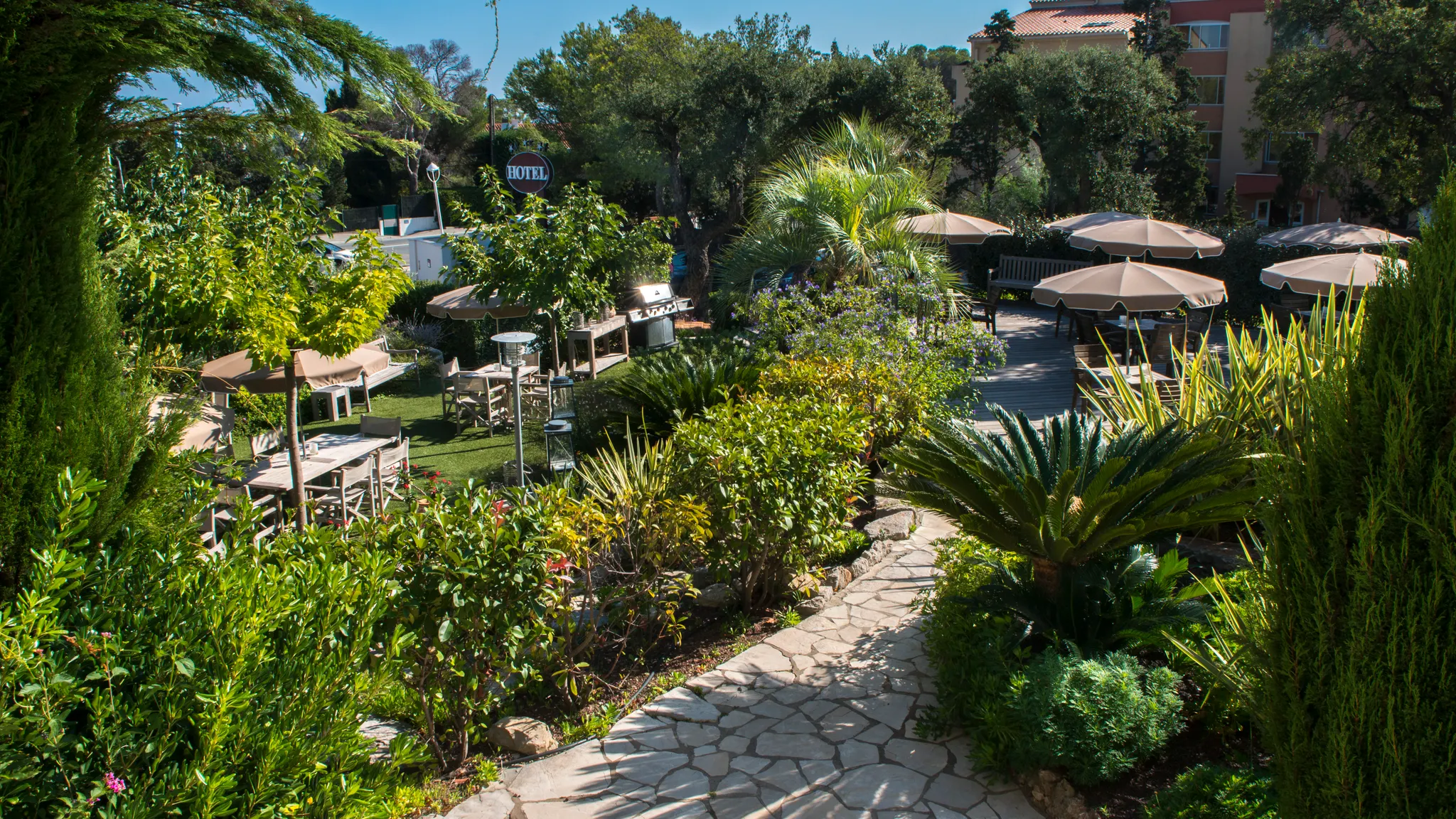 Luxe Room Garden view with balcony