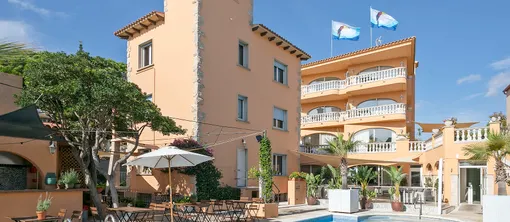 Pool - Van der Valk Hotel Barcarola