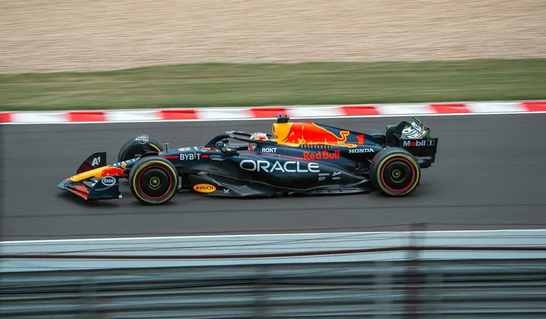 Formule 1 arrangement - Van der Valk Hotel Barcarola.