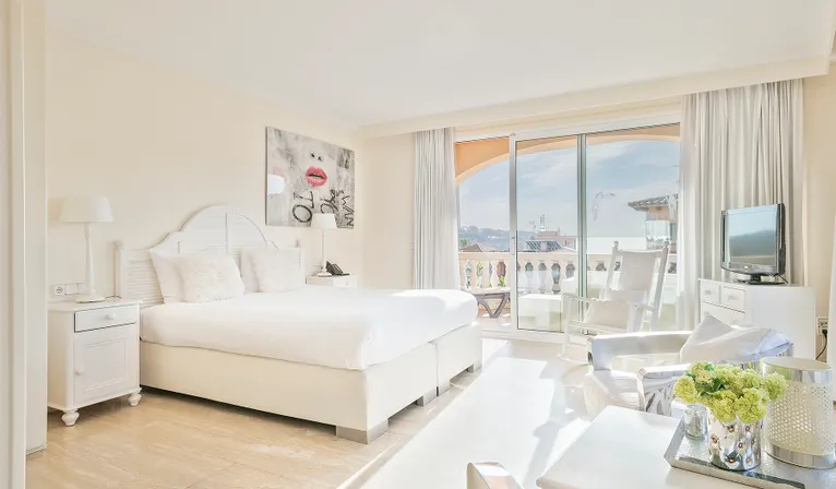 Junior suite with poolview
