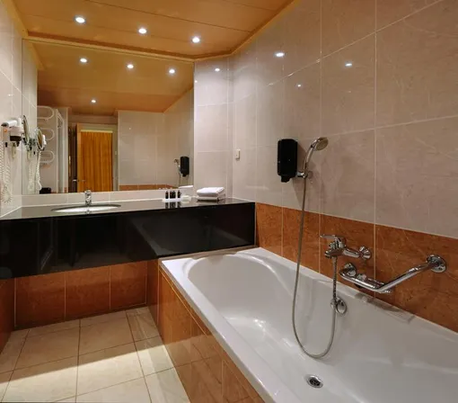 Badkamer - Van der Valk Hotel Barcarola