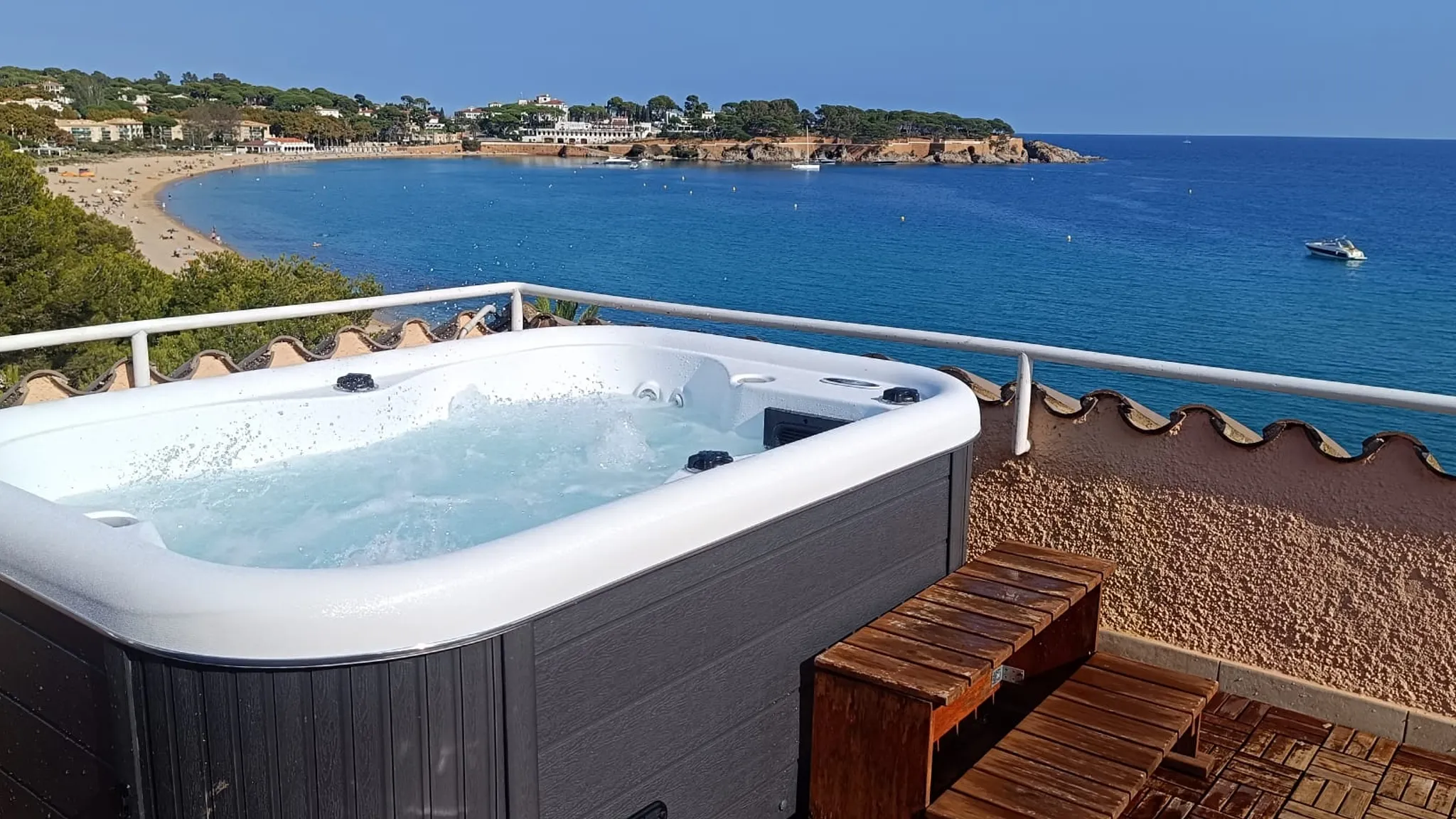 Terrassa amb vistes al mar i jacuzzi