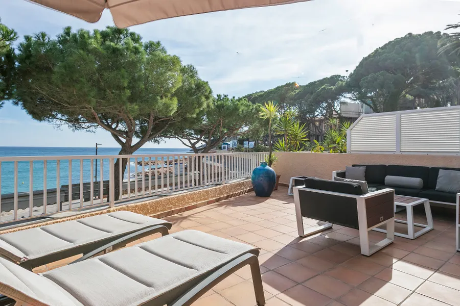 Terrasse avec vue sur mer