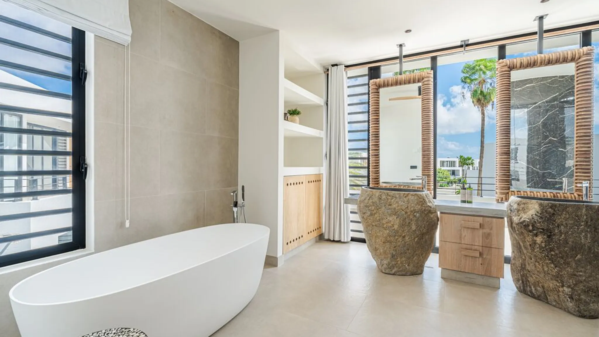 Luxe badkamer penthouse laguna view