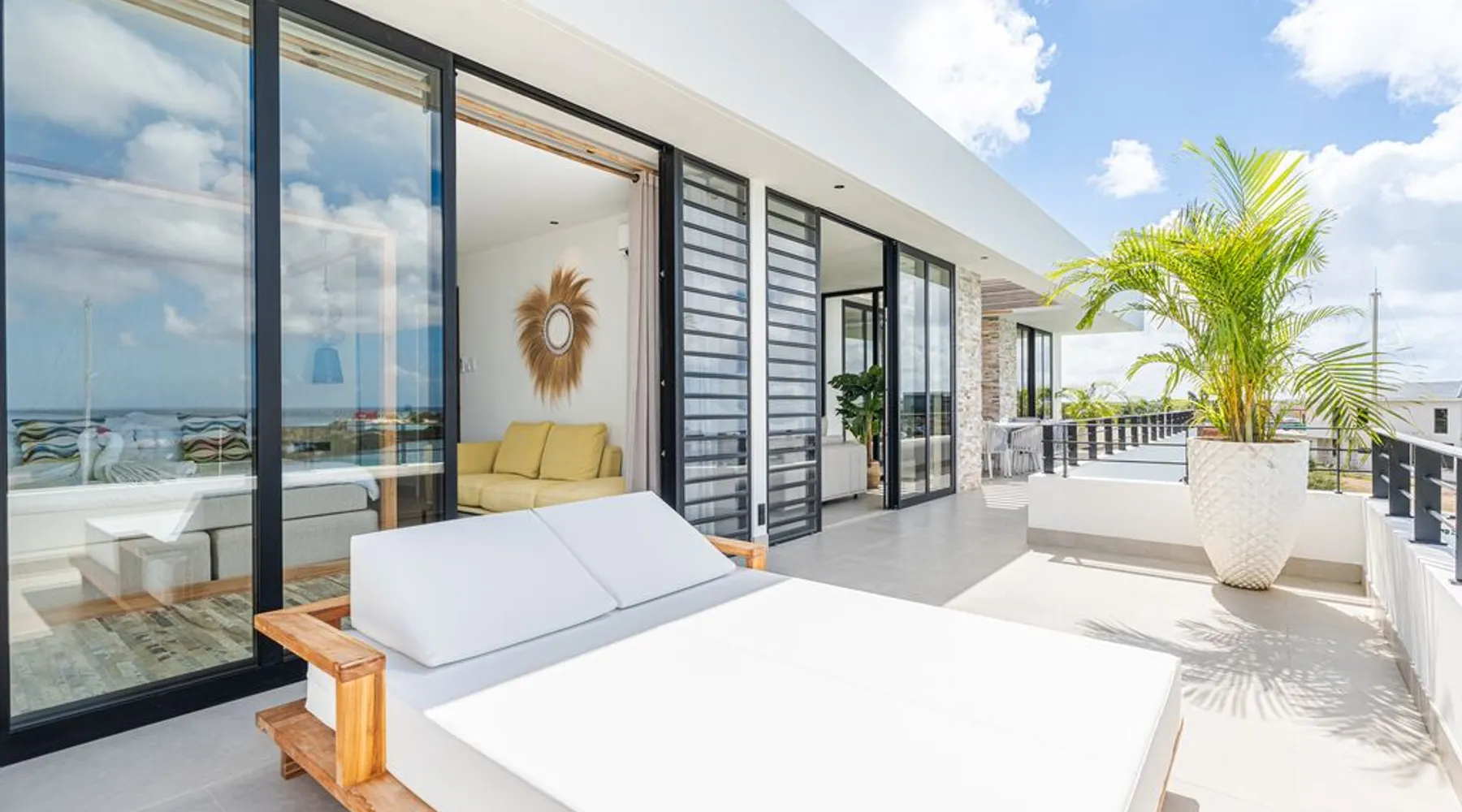 Luxe terras penthouse oceanfront